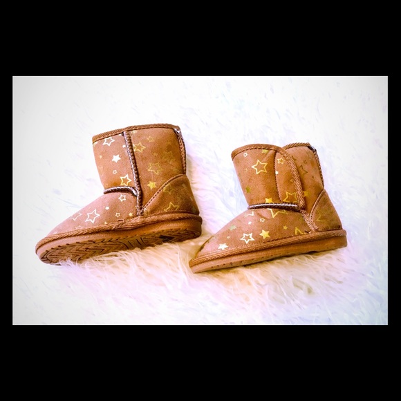 Teeny Toes Other - NWT Brown “Ugg” style Boots